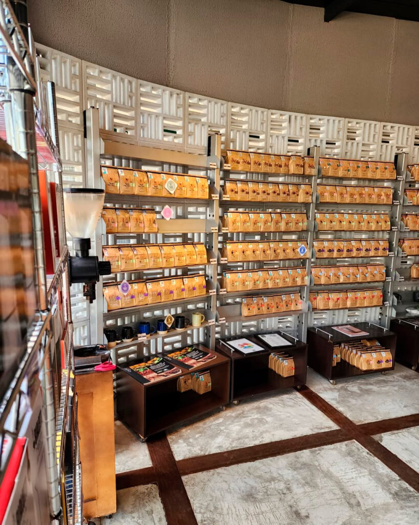 loja-fisica-lucca-cafes-especiais-curitiba-7